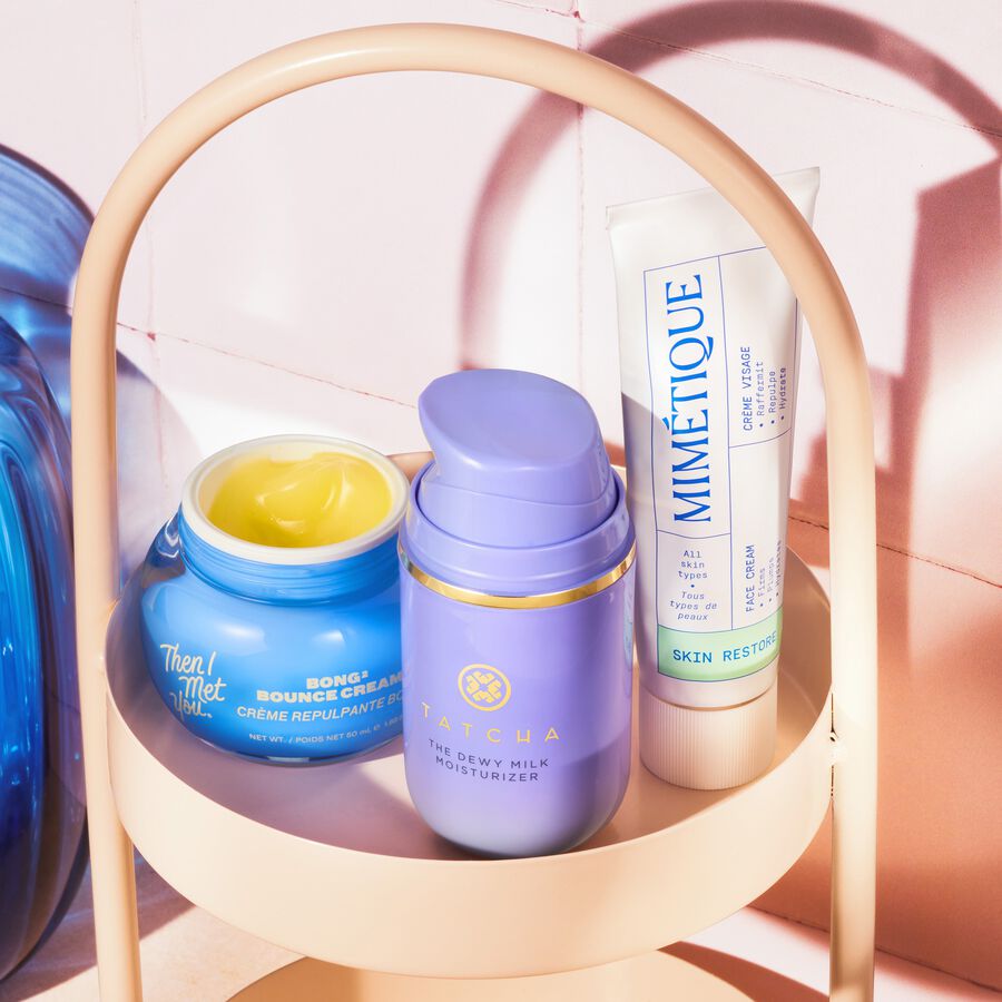 De b&auml;sta l&auml;tta fuktkr&auml;merna f&ouml;r daggig (inte gl&auml;nsande) sommarhud