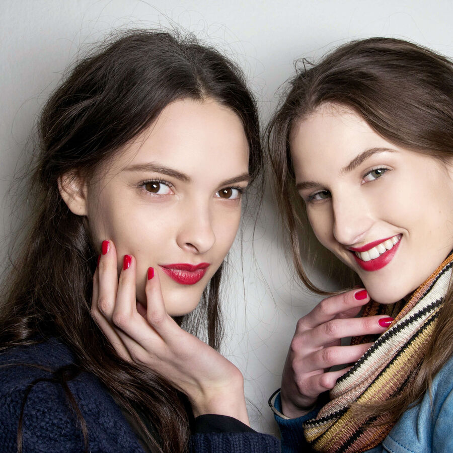 S&aring; h&auml;r omfamnar du s&auml;songens upplyftande nagelf&auml;rger