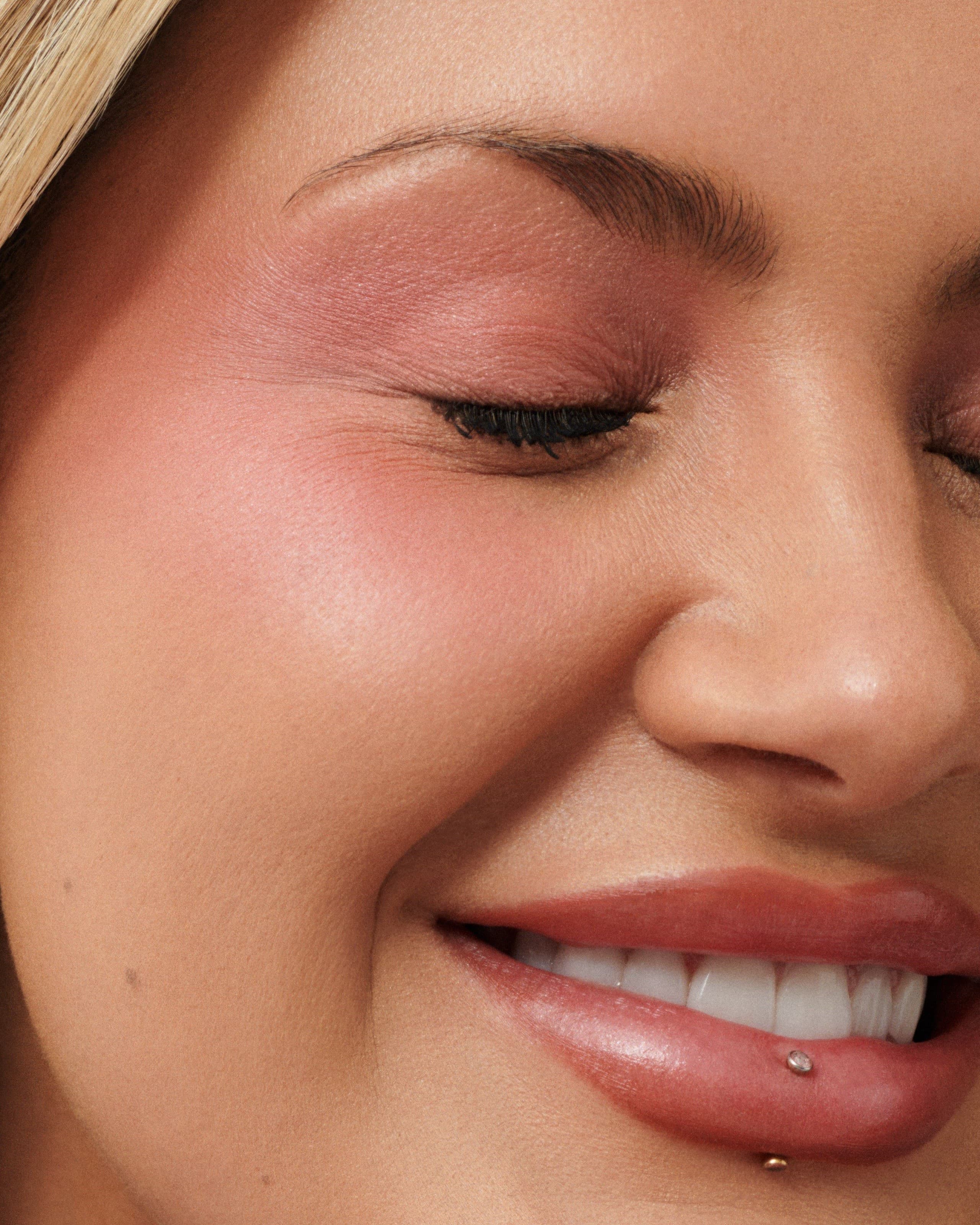 Jamie Genevieve's Monochrome Blusher Look Close Up | Space NK Jamie Genevieve's Monochrome Blusher Look Close Up | Space NK