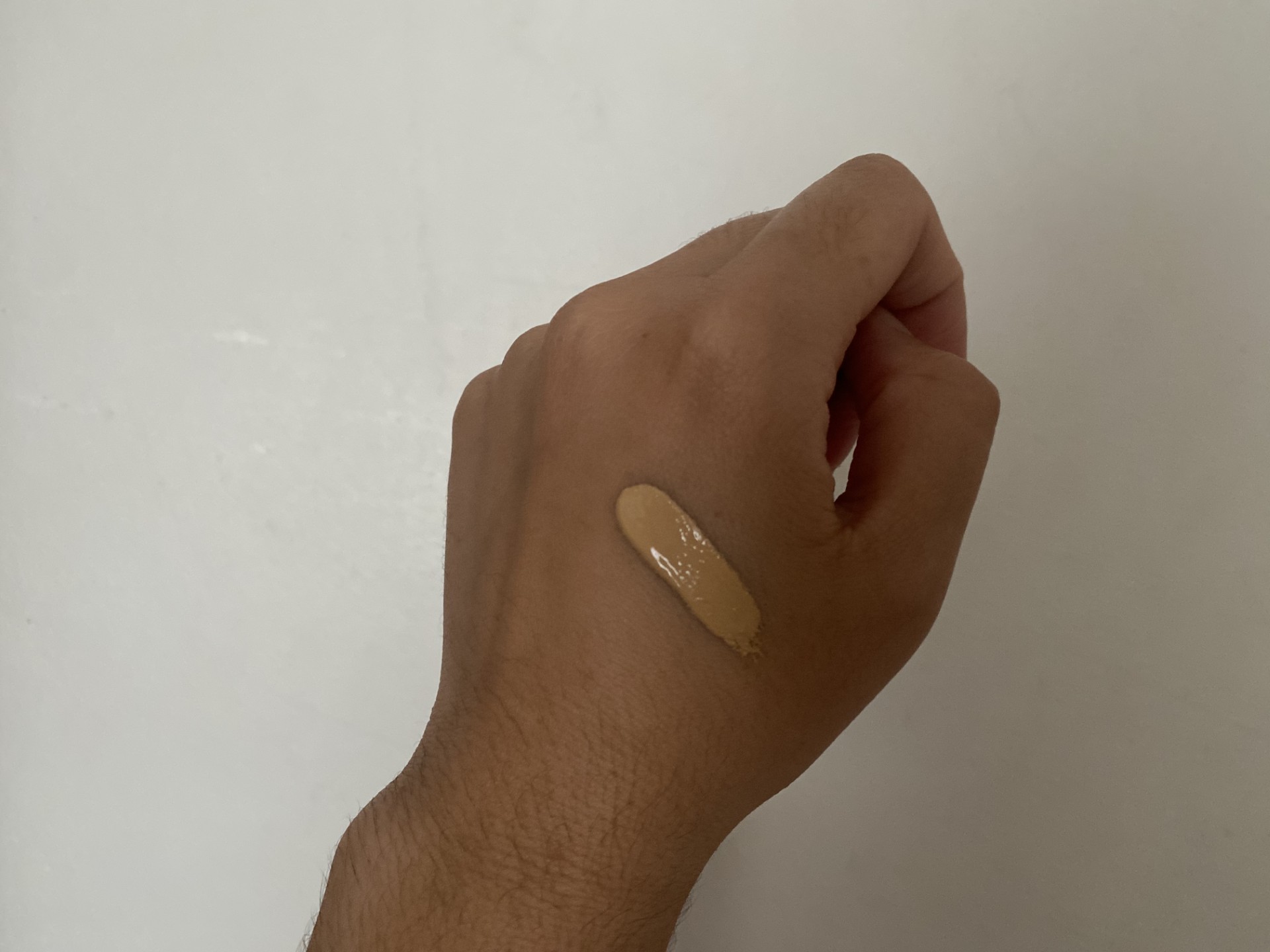 Vanessa Charlotte Tilbury Airbrush Flawless Foundation review swatch | Space NK