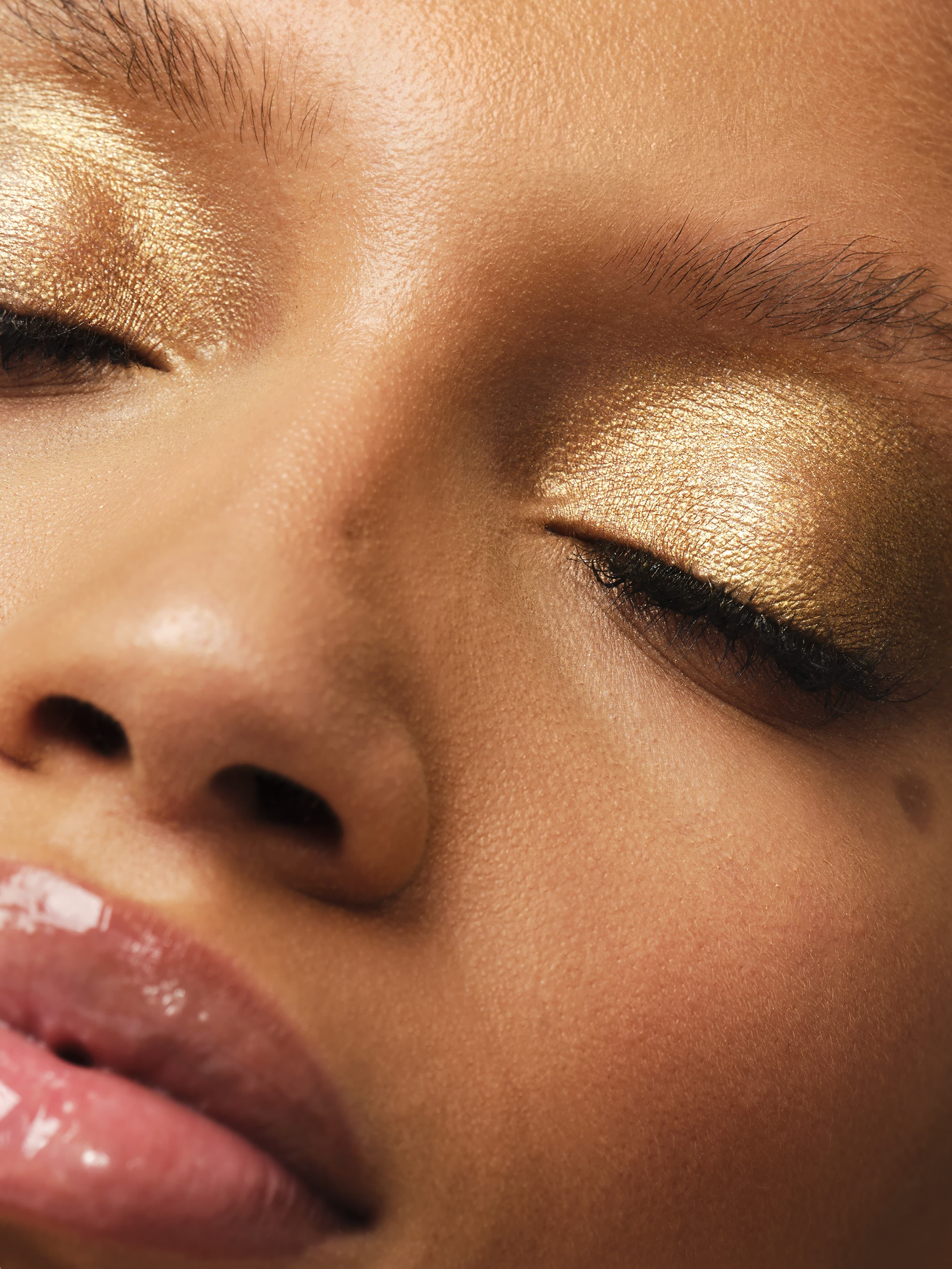 Smudge-Proof Shimmer | Space NK Smudge-Proof Shimmer | Space NK