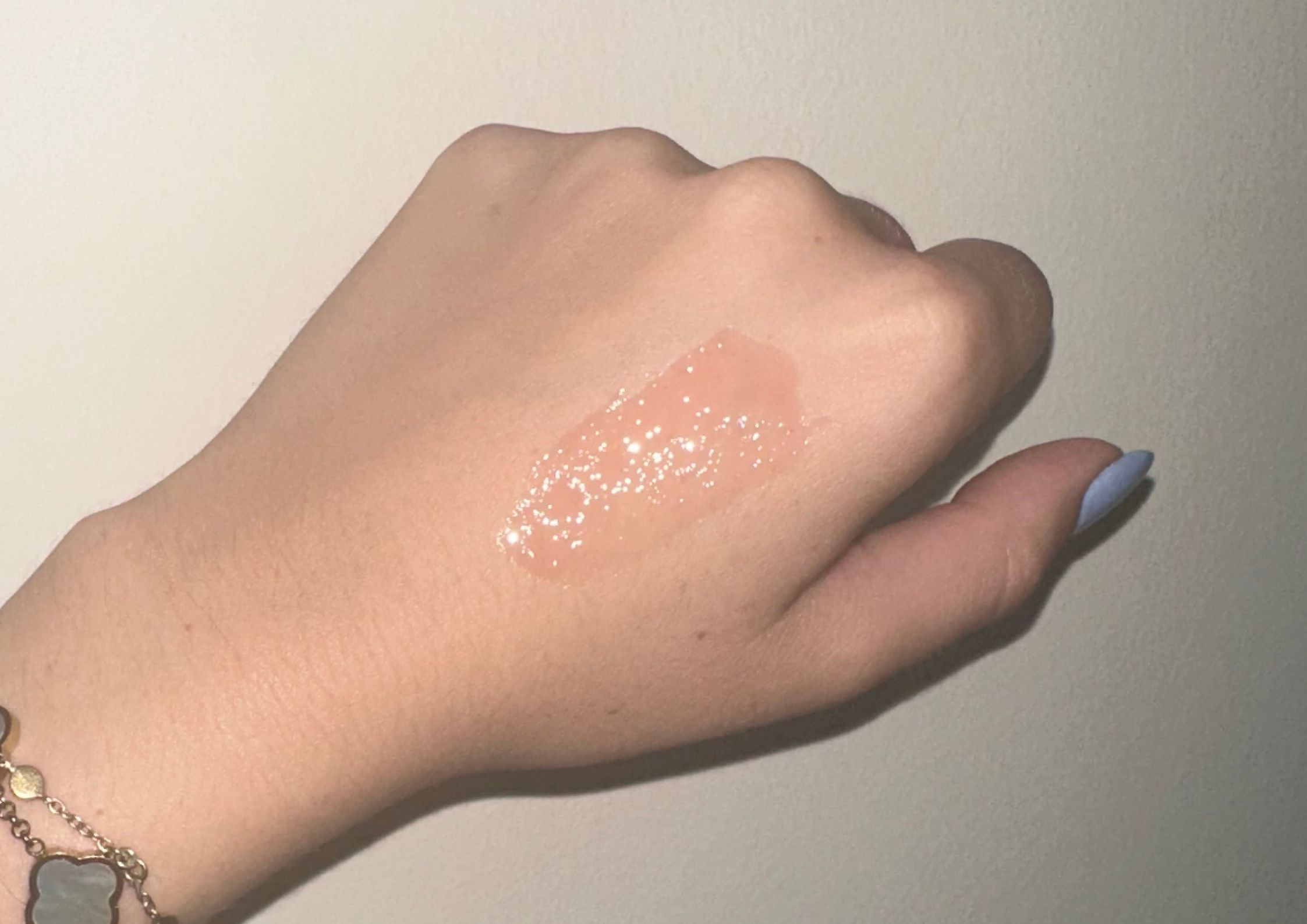 Robyn's Gisou Honey Infused Lip Oil Review Swatch